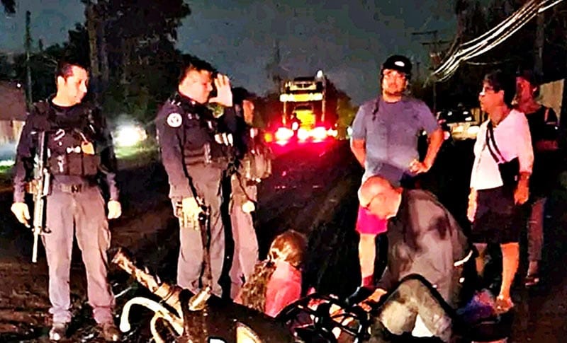 ¡MILITAR Y SU PAREJA DERRAPARON FRENTE A LA BASE AERONAVAL DE LAS BAJADAS!