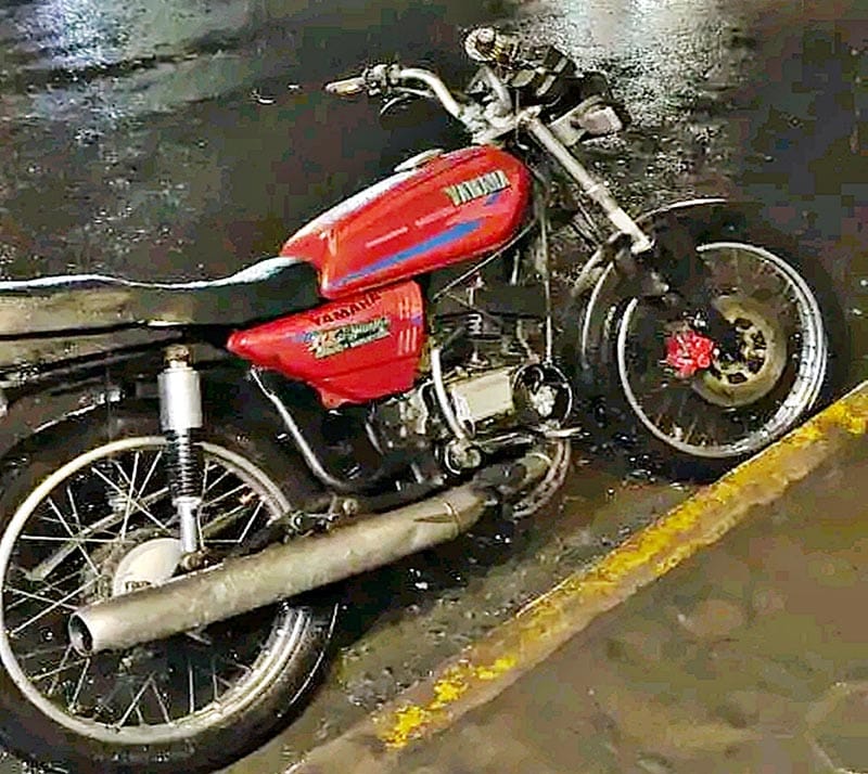 ¡“RATAS” SE VAN A PASEAR EN LA MOTO DEL VECINO!