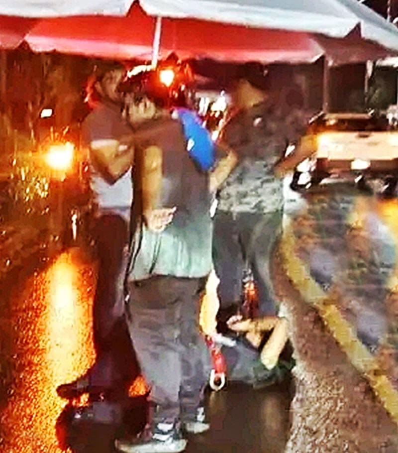 ¡TRABAJADOR DE TELMEX HERIDO DESPUÉS DE RESBALAR DE LA ESCALERA!