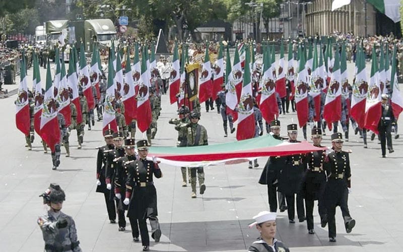 ¡LLAMAN A LA UNIDAD NACIONAL PARA DESTERRAR DELINCUENCIA Y VIOLENCIA! - DESFILE MILITAR 16 DE SEPTIEMBRE
