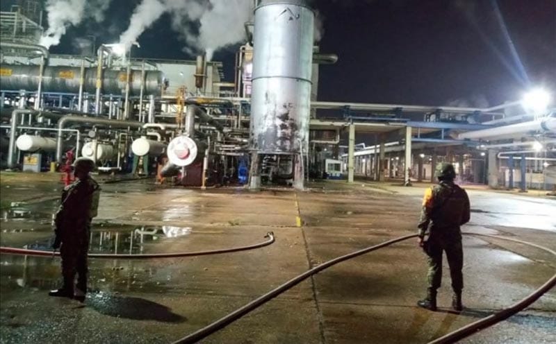 ¡5 PETROLEROS QUEMADOS! - ABRIERON POR ERROR UNA BRIDA DE VAPOR Y EL FLUIDO CALIENTE SALIÓ EXPULSADO A GRAN PRESIÓN