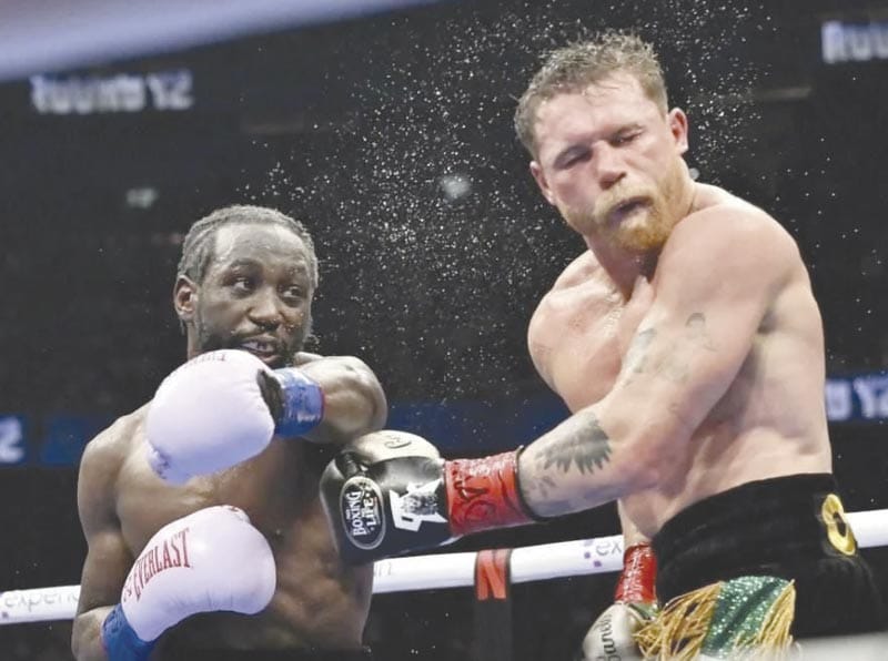 ¡“CANELO” SIN TITULOS! - CRAWFORD SE LOS ARREBATA
