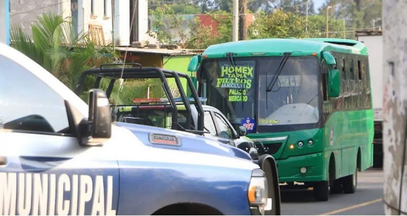 ¡MATAN A MUJER EN EL AUTOBÚS! - SICARIOS SUBIERON Y LE DISPARARON DEJANDO A OTRO PASAJERO HERIDO DE GRAVEDAD