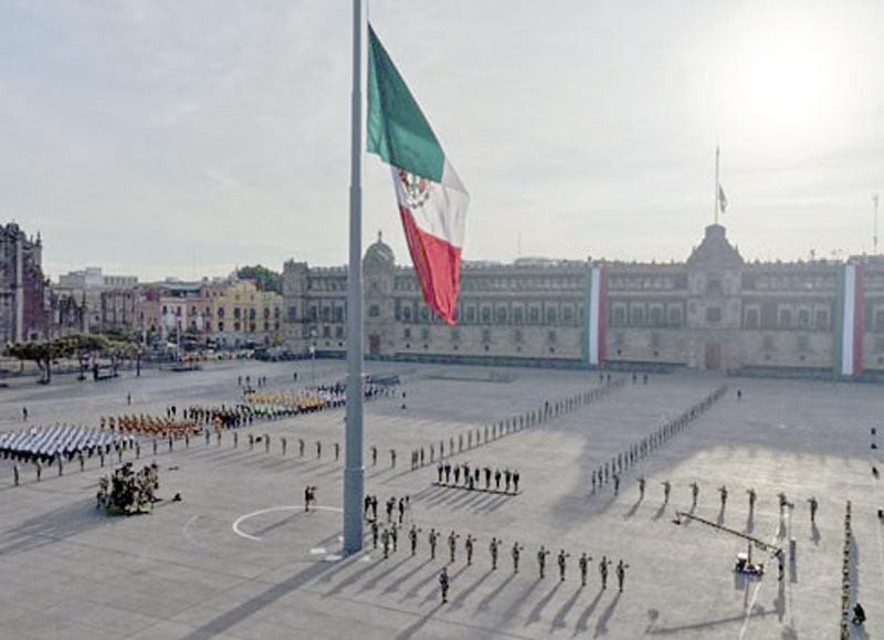 ¡IZAN BANDERA POR SISMOS DE 1985 Y 2017!