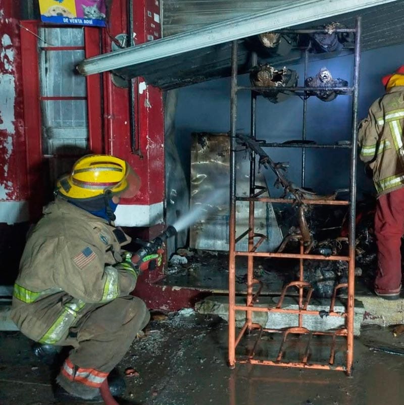 ¡SE CHAMUSCÓ TIENDA DE ABARROTES EN ALVARADO!