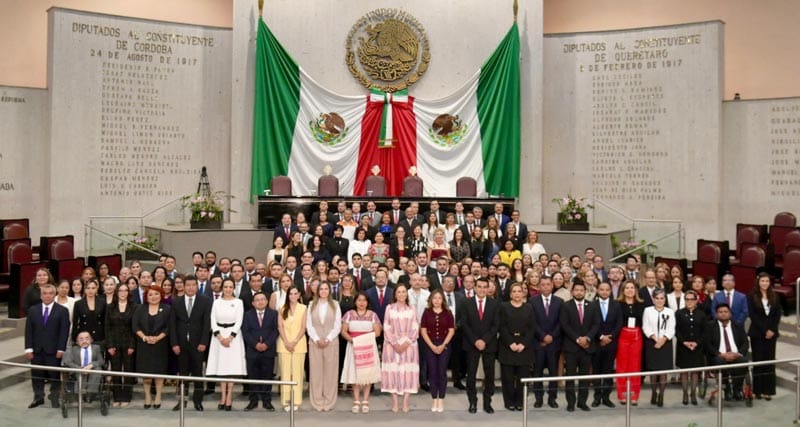 ¡YA HAY MAGISTRADOS! - PROTESTAN EN EL CONGRESO