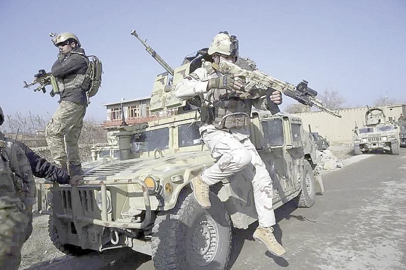 ¡AMAGA TRUMP A AFGANISTÁN POR BASE AÉREA DE BAGRAM!