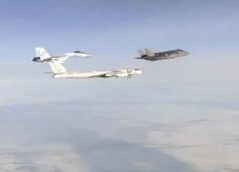 ¡EU INTERCEPTA VARIOS AVIONES MILITARES DE RUSIA CERCA DE ALASKA!