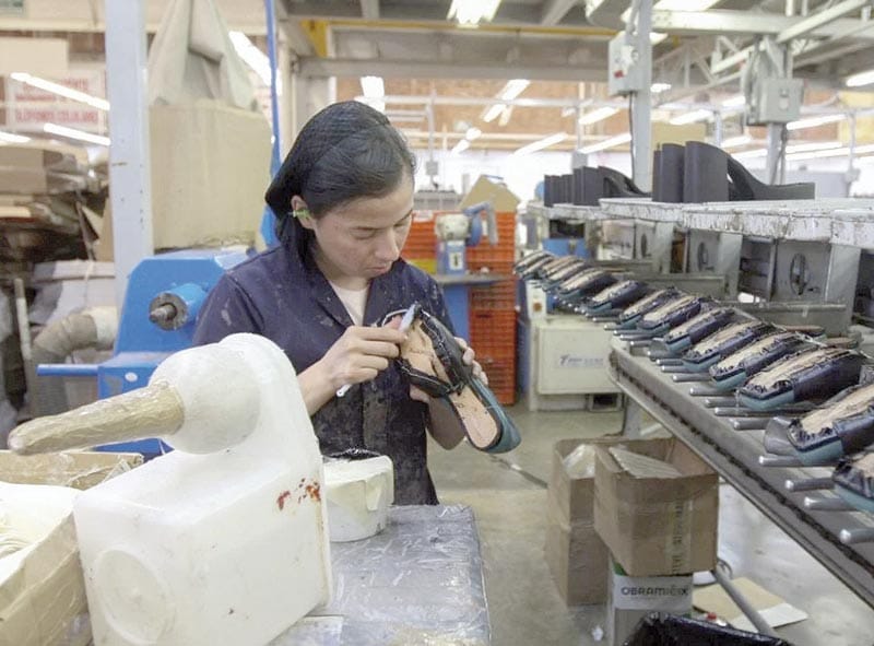 ¡MÉXICO ‘CASTIGA’ A CHINA POR DUMPING EN IMPORTACIÓN DE CALZADOS!