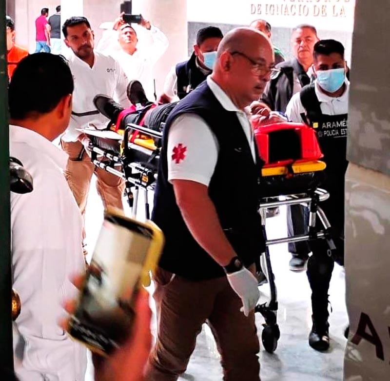 ¡TRABAJADOR CAYÓ EN OBRAS EN PALACIO DE GOBIERNO DE XALAPA!