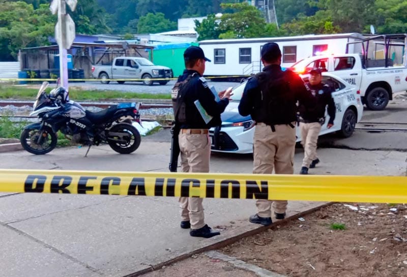 ¡EL TREN LO PARTIO EN DOS!