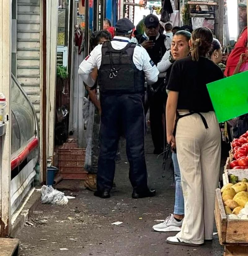 ¡DETONAN DOS EXPLOSIVOS EN MERCADO DE ORIZABA!