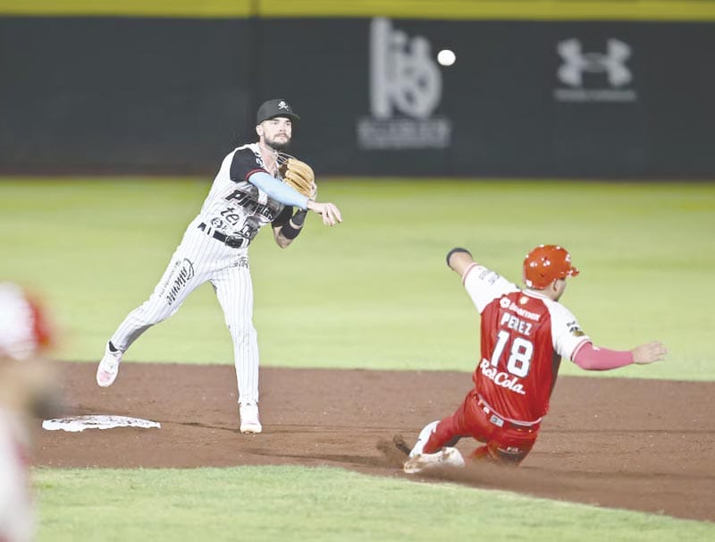 ¡PIRATAS DEJA TENDIDO A LOS DIABLOS Y TOMA VENTAJA!