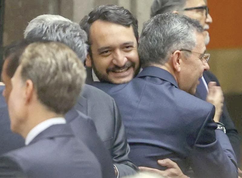 ¡REAPARECE EL HIJO DE AMLO EN EL INFORME DE SHEINBAUM!