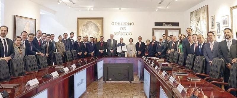 ¡RENUEVAN EL GOBIERNO Y LOS GASOLINEROS TOPE A COMBUSTIBLE!