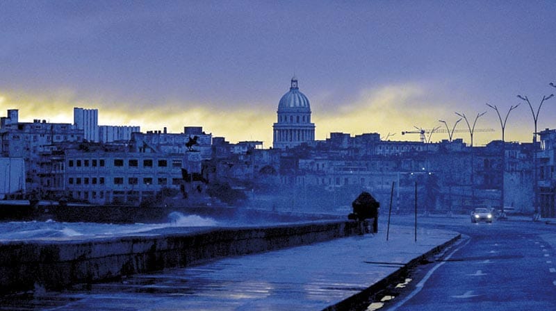 ¡CONDENAN A 15 MANIFESTANTES!