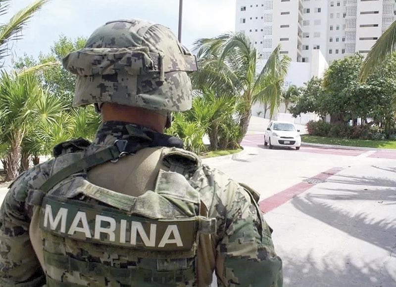 ¡MUERE, AHORA, MANDO NAVAL EN PRÁCTICA DE TIRO!