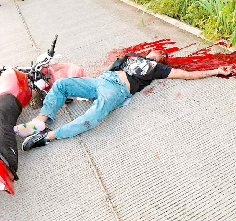 ¡ASESINAN A MOTOCICLISTA!