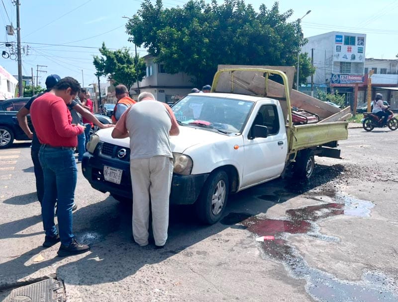 ¡OBRERO DEL AYUNTAMIENTO SALIÓ ‘VOLANDO’ DE LA BATEA!