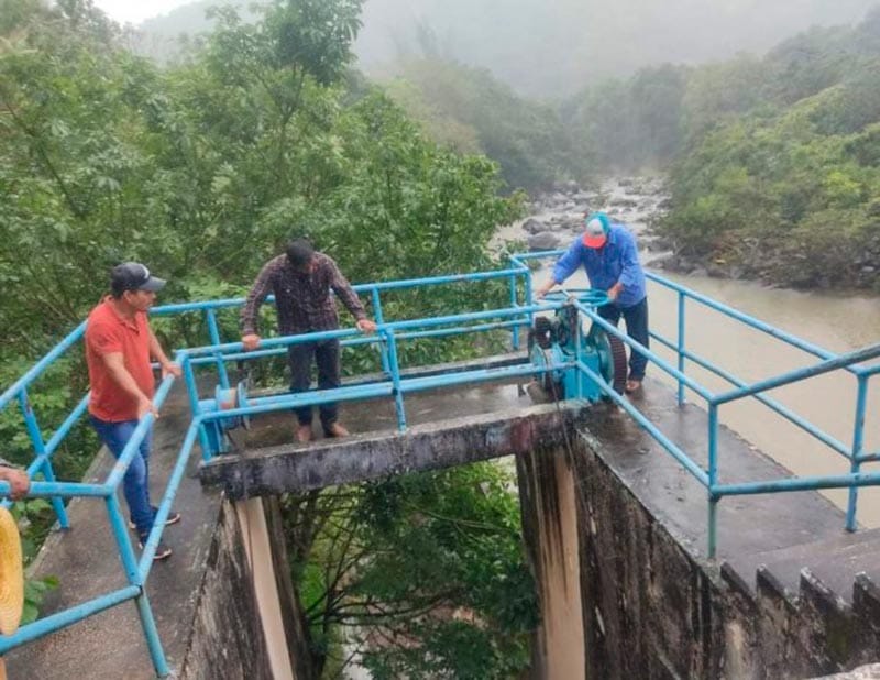 ¡DEJAN SIN AGUA A COATZA! - LE CIERRAN LA PRESA YURIBIA
