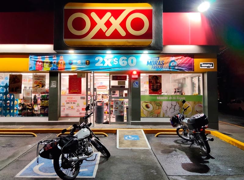 ¡‘RATAS’ ROMPEN CRISTAL Y SE METEN A ROBAR AL OXXO!