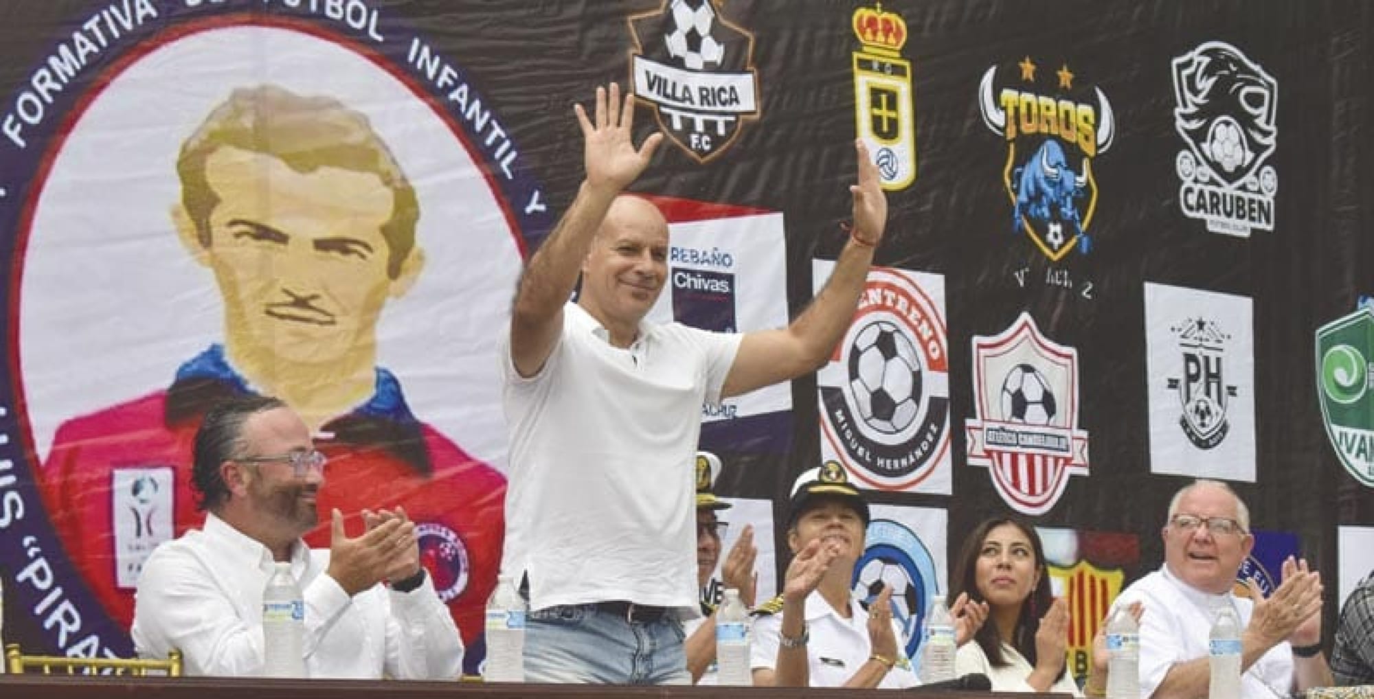 ¡APOTEÓTICO! - Gran ceremonia de inauguración y entrega de trofeos en la Liga de futbol “Pirata Fuente”