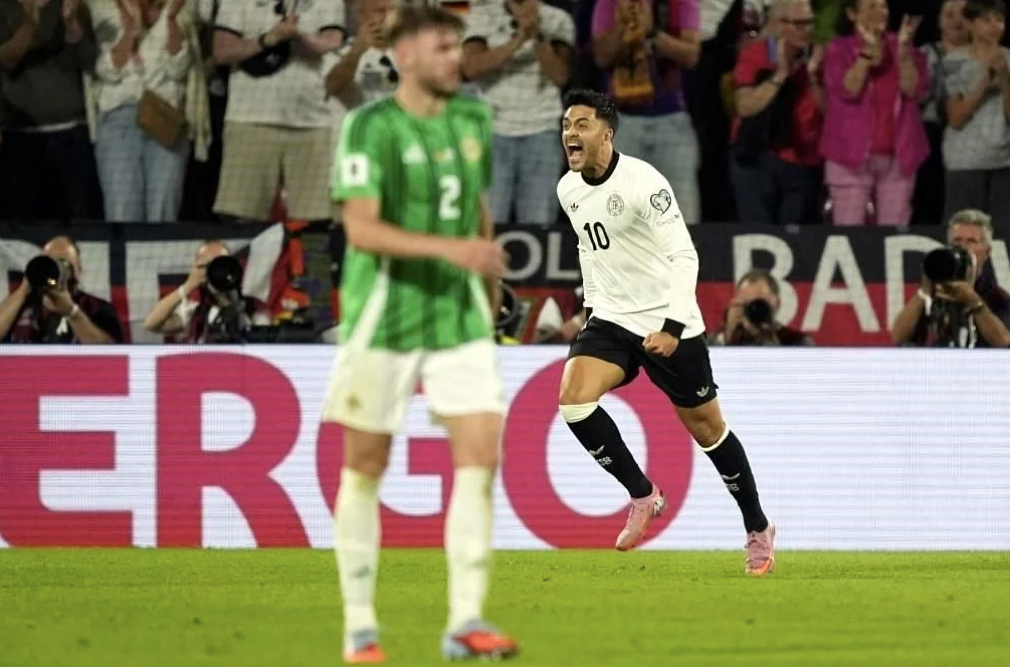 ¡ALEMANIA ENDEREZA RUMBO CON TRIUNFO ANTE IRLANDA DEL NORTE!