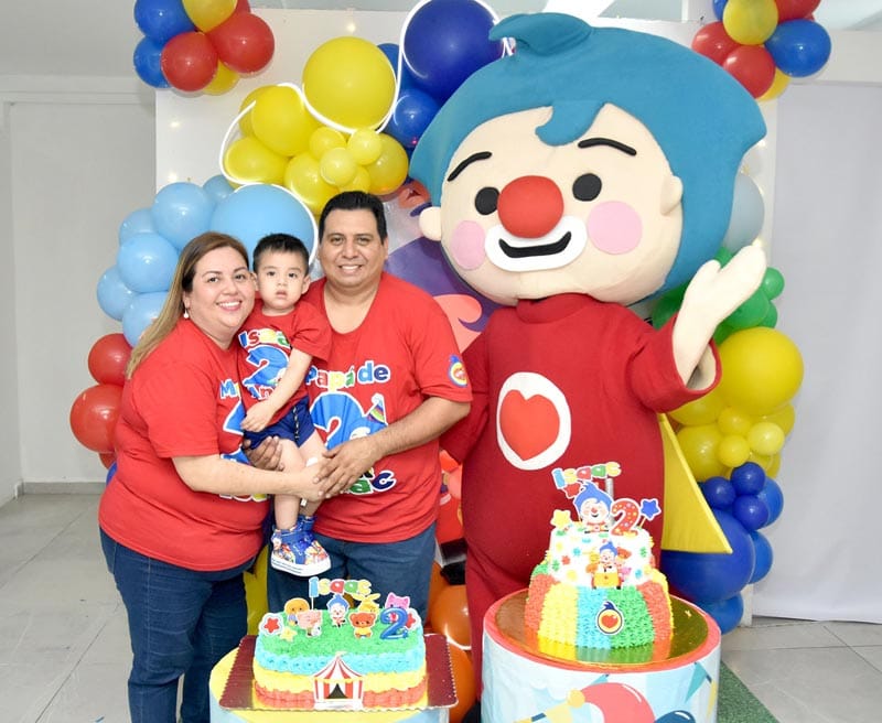 FELICES EN SUS DOS AÑITOS