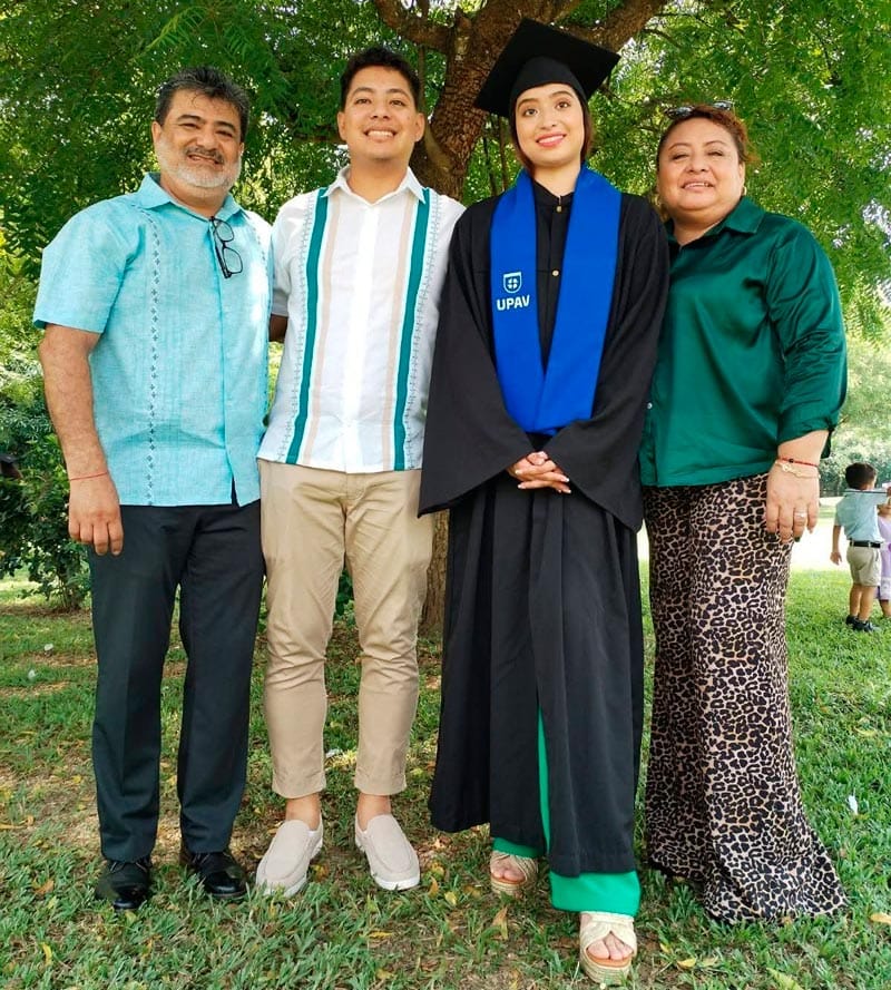 LICENCIADA EN MEDICINA VETERINARIA Y ZOOTECNIA LUZ CLARITA PÉREZ MORALES