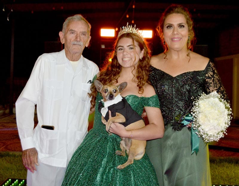 VIVIAN CELEBRA SUS XV AÑOS