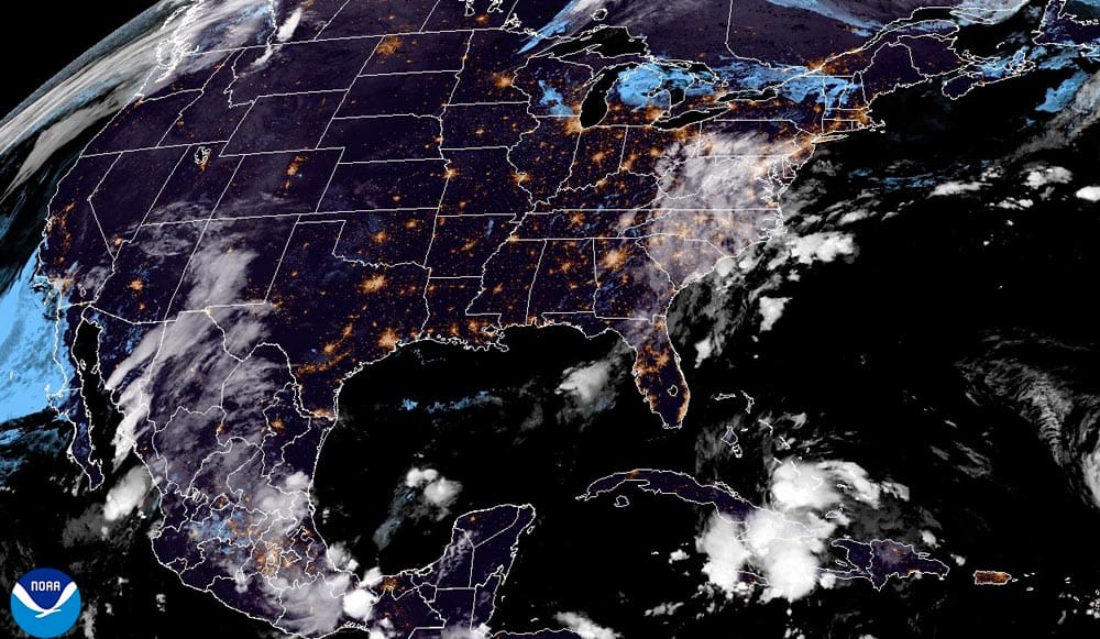 ¡LÍNEA FRONTAL EN EL CENTRO DEL GOLFO DE MÉXICO! - *NUBLADÓN CON GOTAS Y NORTECITO