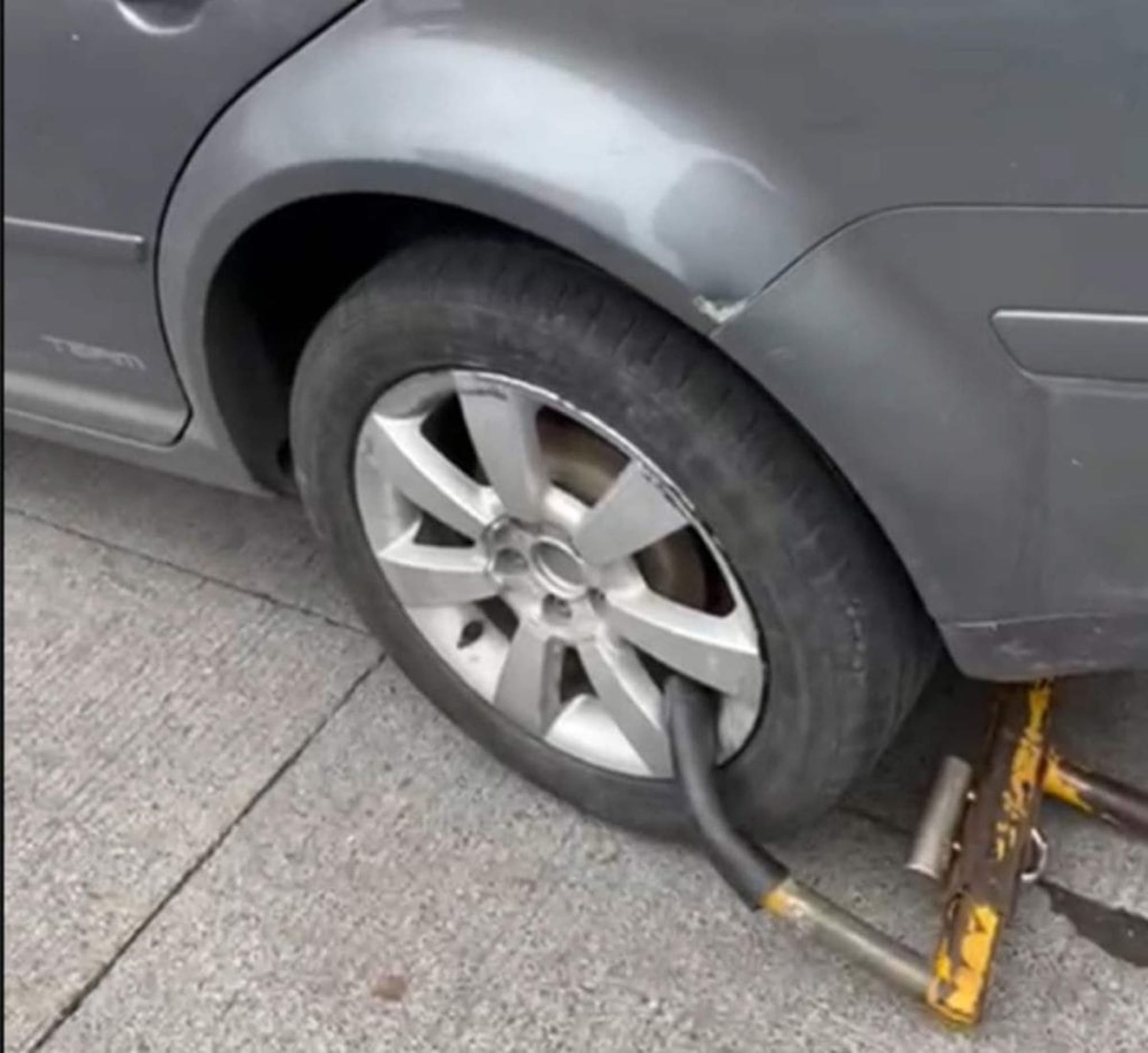 ¡PARQUÍMETROS GRATIS EL MARTES 16!