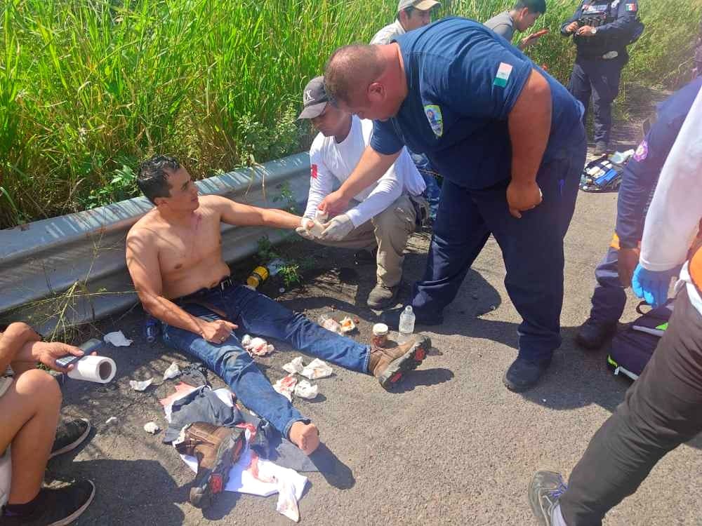 VOLCADURA EN LA AUTOPISTA VERACRUZ-CARDEL