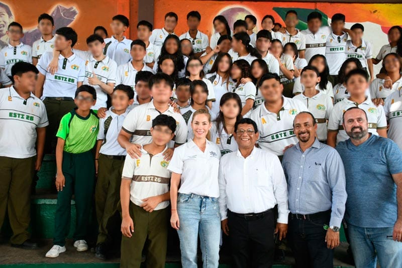 ¡LE LLEVA PATY DE TODO!