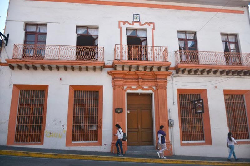 ¡EXIGEN SU REINSTALACIÓN! - *Ex trabajadores del Asilo Sayago denuncian maltrato a adultos mayores