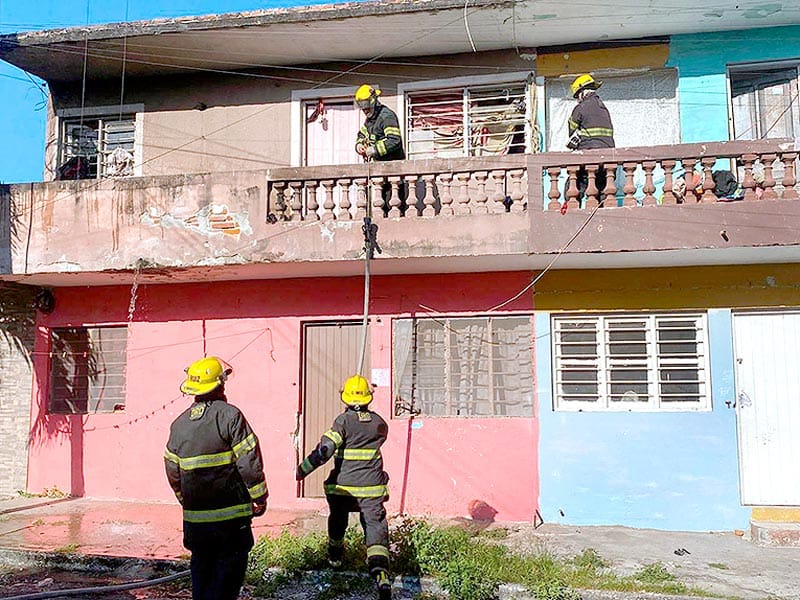 ¡SE INCENDIA VIVIENDA HABITADA POR INDIGENTES!