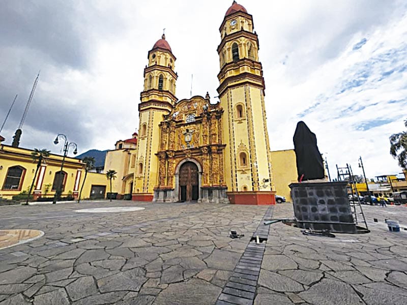¡IMAGEN MONUMENTAL DE LA VIRGEN DE GUADALUPE EN ORIZABA!
