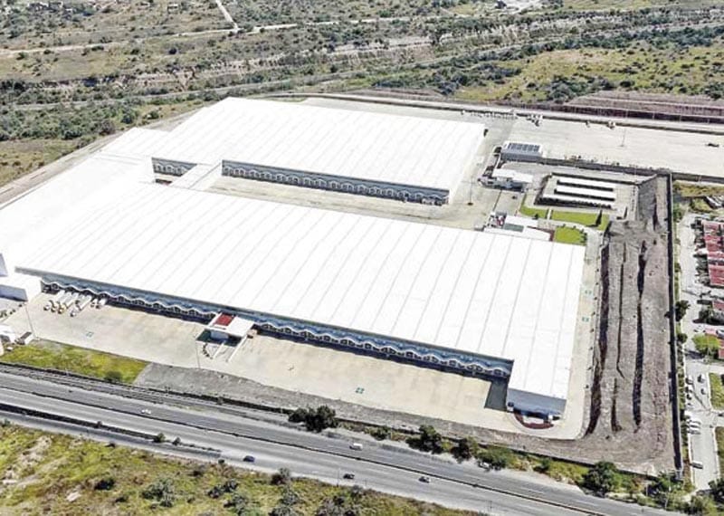 ¡MEGAFARMACIA; SÓLO ERA UN BODEGÓN VACÍO! ELEFANTOTE BLANCO