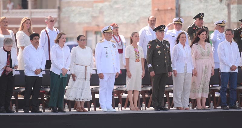 ¡CLAUDIA LA INAUGURA! - LA PLAZA DEL HEROÍSMO VERACRUZANO