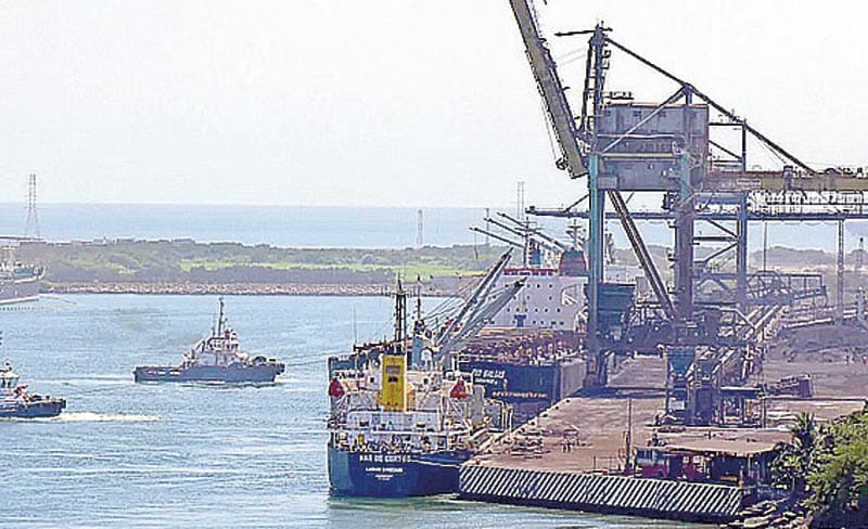 ¡CON DOCUMENTOS FALSOS SACAN MERCANCÍA DECOMISADA DEL PUERTO DE LÁZARO CÁRDENAS!