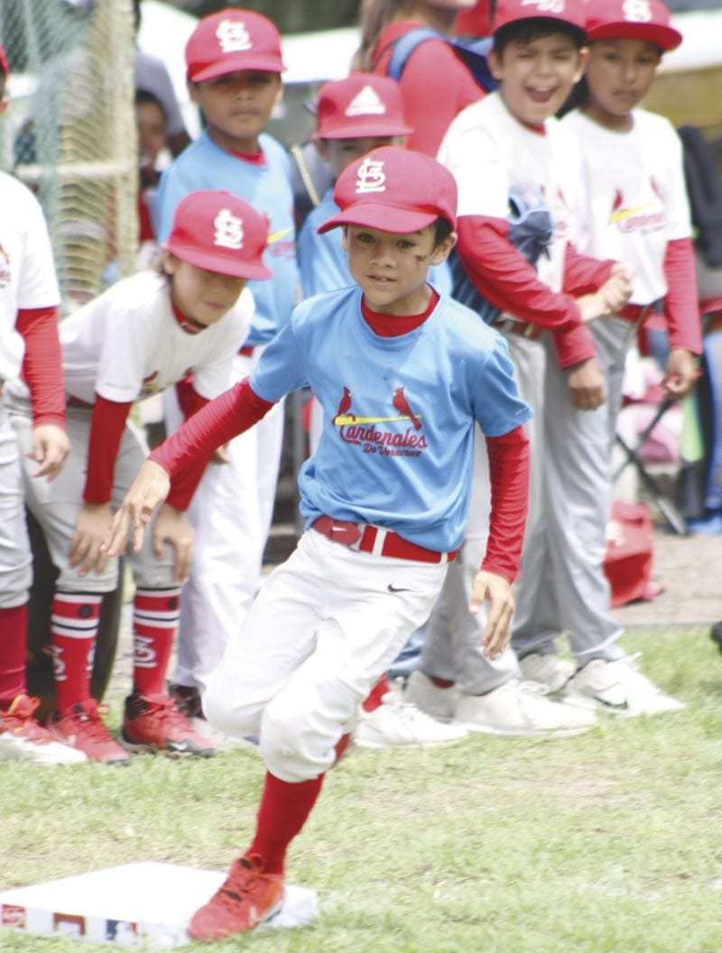 ¡INVITAN A CLÍNICA DE BÉISBOL!