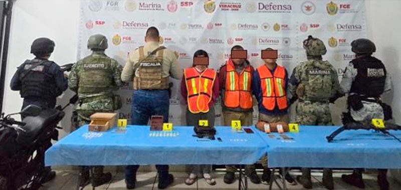¡TRES NARKIKIRIS DETENIDOS EN UN CATEO EN MALTRATA! - LES ASEGURARON DROGA Y DOS VEHICULOS