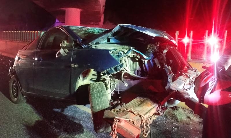 ¡AUTOMÓVIL DESTROZADO EN LA AUTOPISTA ORIZABA-PUEBLA!