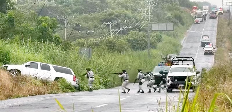 ¡PERSECUCIÓN A BALAZOS EN SAYULA DE ALEMÁN!