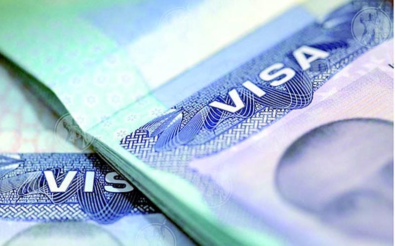 ¡PRESENTAN DEMANDA CONTRA TRUMP POR TARIFA DE VISA H-1B!
