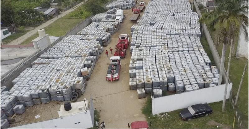 ¡98 MILLONES DE LITROS DE ‘HUACHICOL’ ASEGURADOS EN UN AÑO!