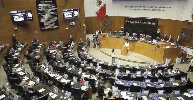 ¡AVALAN LEY DE LA ARMADA ENTRE CRÍTICAS POR HUACHICOL FISCAL!