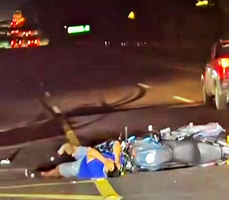 ¡CHUZA MORTAL EN LA CARRETERA!