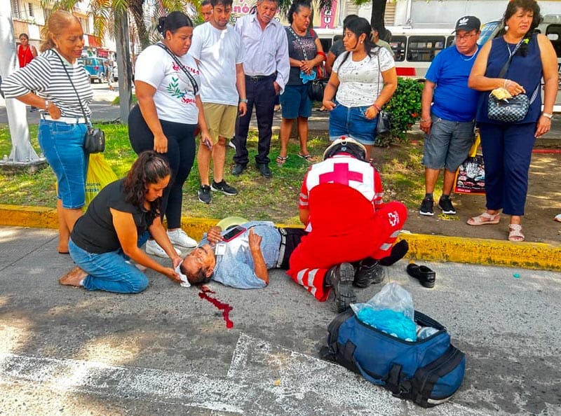 ¡ABUELITO LESIONADO EN MOTOCICLETAZO!
