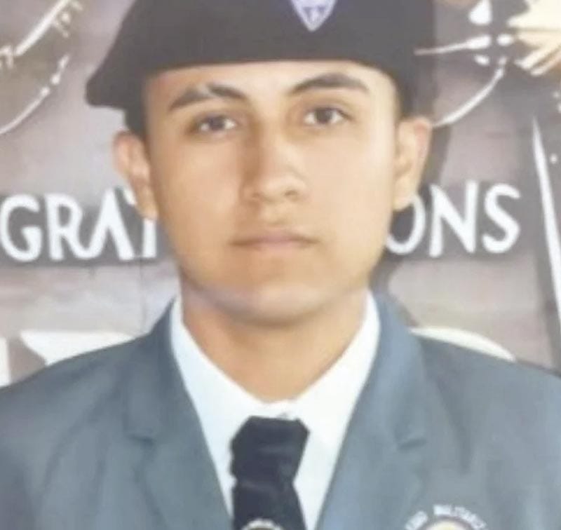 ¡MADRE ENTREGA A SU HIJA DE 16 AÑOS!